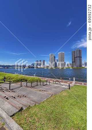 豊洲ぐるり公園と晴海エリアのタワーマンション群 69092732