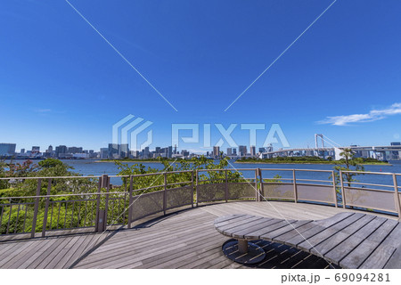 お台場海浜公園の遊歩道 お台場海浜公園の遊歩道 69094281