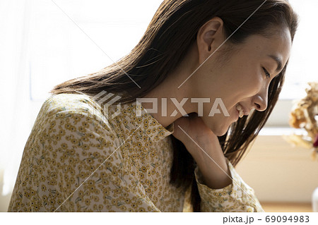 女性のポートレート 女性のポートレート 69094983