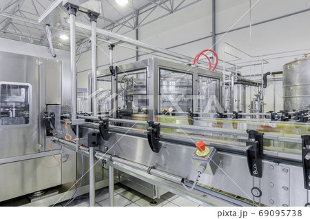 factory for bottling beverages in cans 69095738