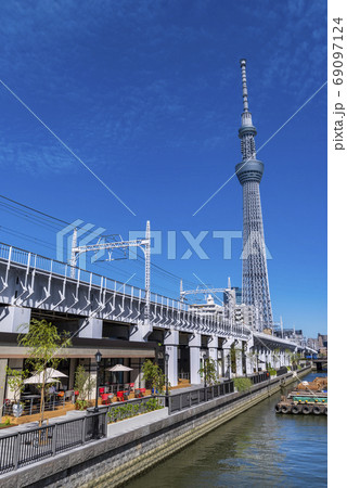 東京ミズマチと東京スカイツリーの風景 東京ミズマチと東京スカイツリーの風景 69097124