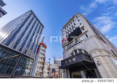 東武スカイツリーライン「浅草」駅前の風景 東武スカイツリーライン「浅草」駅前の風景 69097893