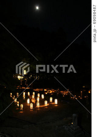 鳥取　四季の散歩　秋　池田家墓所 69098487