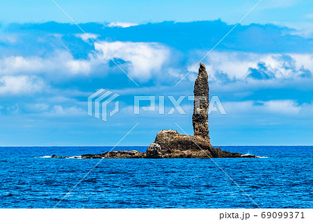 北海道積丹半島　ローソク岩 69099371