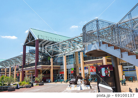 夏の青空とベイサイドプレイス博多の眺め【福岡市】 夏の青空とベイサイドプレイス博多の眺め【福岡市】 69100137