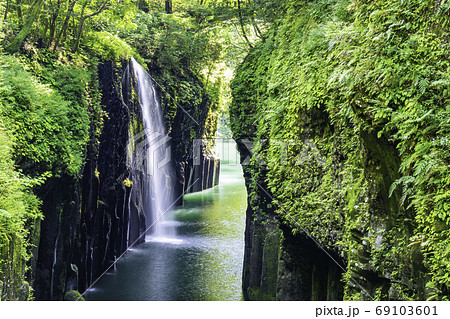 宮崎の絶景 美しい高千穂峡 69103601