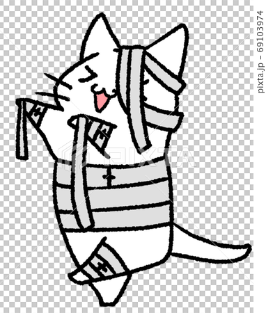 ミイラの仮装をする白ネコ 69103974