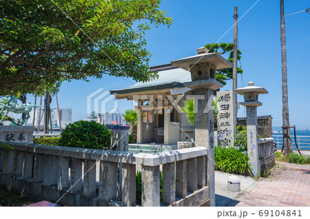 夏の青空と博多埠頭緑地サンセットパークの櫛田神社浜宮【福岡市】 69104841