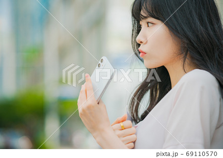 ビジネス ビジネスウーマン 出勤 69110570