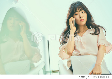 ビジネス ビジネスウーマン 外勤 69110611