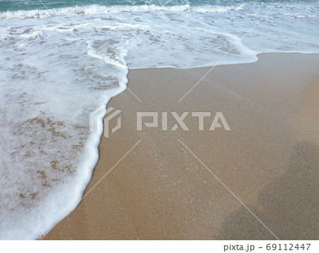 Close up shot of a beautiful wave on a beach at Kenting National 69112447