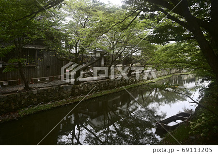 お堀のある街の風景 お堀のある街の風景 69113205