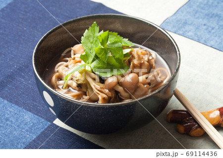 きのこ蕎麦 69114436