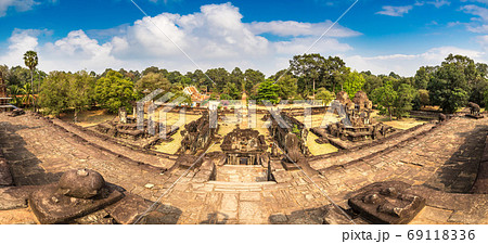 Bakong Prasat temple in Angkor Watの写真素材 [69118336] - PIXTA