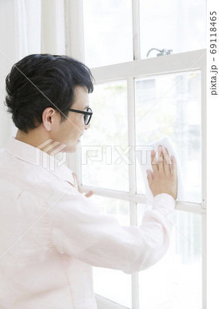 男性　掃除 69118465