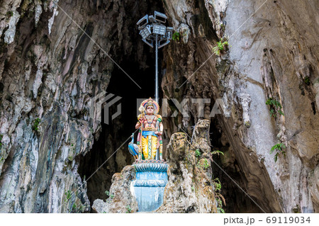 Batu cave in Kuala Lumpur Batu cave in Kuala Lumpur 69119034