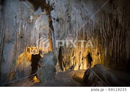 Cave in Halong bay, Vietnam Cave in Halong bay, Vietnam 69119235