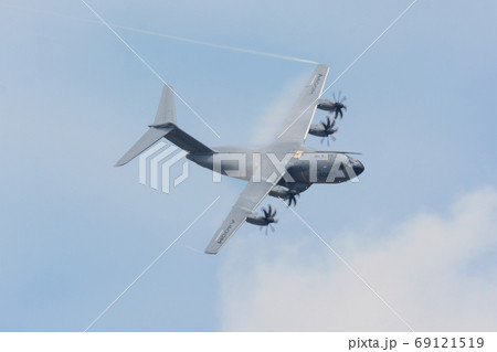 エアバスA400M試験機空撮風 69121519