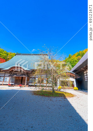 大町市 霊松寺の紅葉 【長野県】 大町市 霊松寺の紅葉 【長野県】 69121671