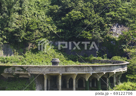 北沢地区に残る浮遊選鉱場のシックナー跡 69122706