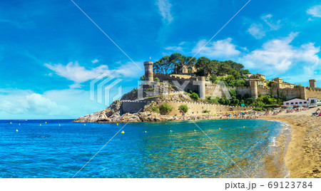 Beach at Tossa de Mar and fortress 69123784