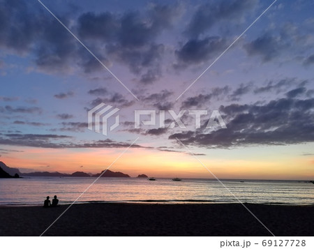 大自然のリゾートで夕焼けを眺める【El Nidoビーチ】 69127728