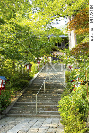 大善寺 楽屋門へ続く石段 大善寺 楽屋門へ続く石段 69128184