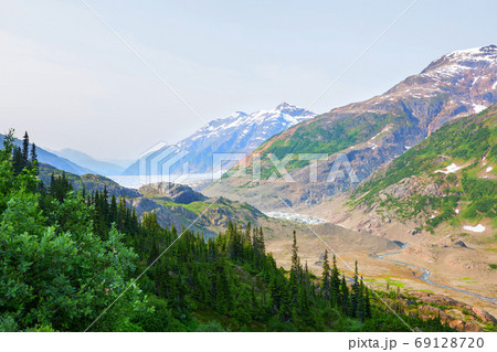 Mountains in Canada Mountains in Canada 69128720