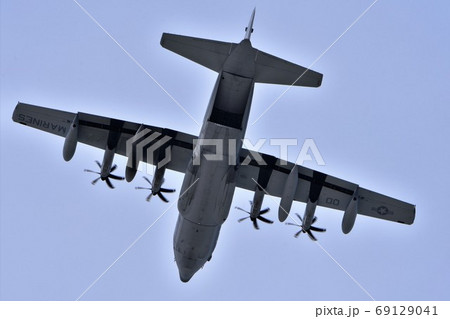 アメリカ海兵隊のKC-130J空中給油機の写真素材 [69129041] - PIXTA