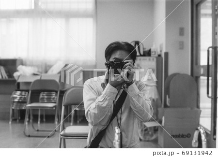 フィルム写真で白黒セルフポートレートはいかが? フィルム写真で白黒セルフポートレートはいかが? 69131942