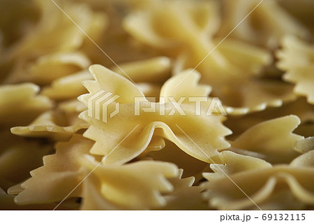 リボン型のショートパスタ ファルファッレ リボン型のショートパスタ ファルファッレ 69132115