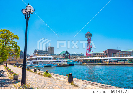 夏の青空とベイサイドプレイス博多の眺め【福岡市】 69143229