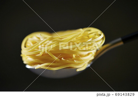 パスタの麺 カッペリーニ パスタの麺 カッペリーニ 69143829