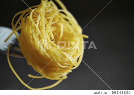 パスタの麺 カッペリーニ パスタの麺 カッペリーニ 69143830