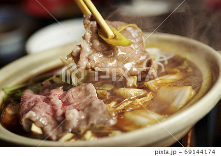 すき焼き すき焼き 69144174