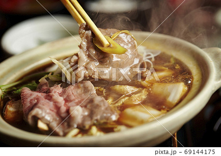 すき焼き 69144175