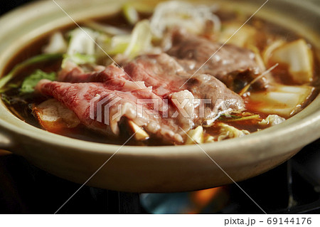 すき焼き 69144176