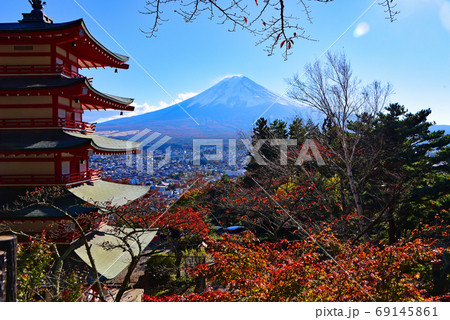 五重塔と富士山 五重塔と富士山 69145861