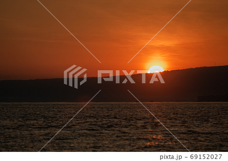 amazing view of the mountain during sunrise 69152027