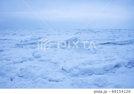 北海道流氷原 オホーツク海流氷 冬の北海道観光スポット 北海道流氷原 オホーツク海流氷 冬の北海道観光スポット 69154126