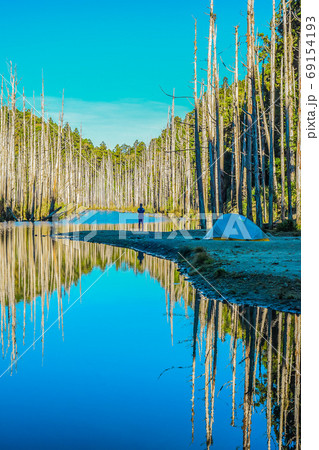 台湾 湖 キャンプ 69154193