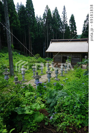 岩手の古刹天台寺　仁王門 69161838