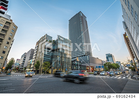 愛知県　名古屋都市風景　伏見通　三蔵交差点 69162434