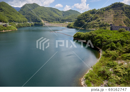 塩川ダムのみずがき湖 山梨県北杜市の写真素材