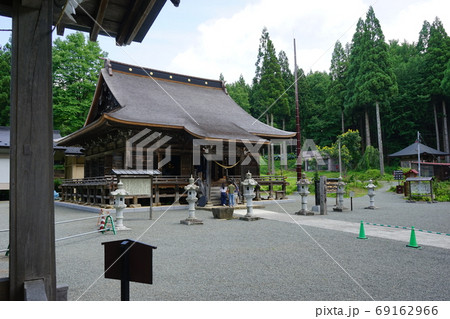 岩手の古刹天台寺 本堂 69162966