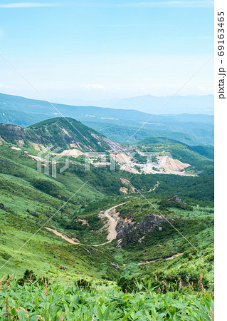 毛無峠の風景(破風岳から小串硫黄鉱山跡を望む) 毛無峠の風景(破風岳から小串硫黄鉱山跡を望む) 69163465