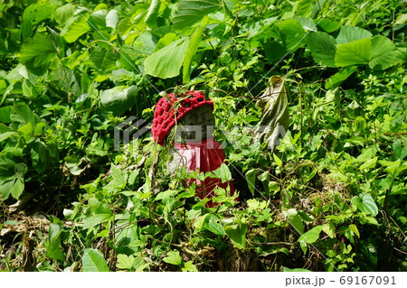 岩手の古刹天台寺　お地蔵さん 69167091