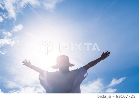 Woman travel around the world with backpack freedom and relax life. 69167725