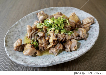 地鶏の炭火焼 69170775