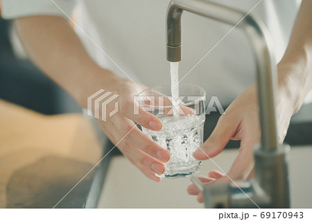 inbound tourist 69170943